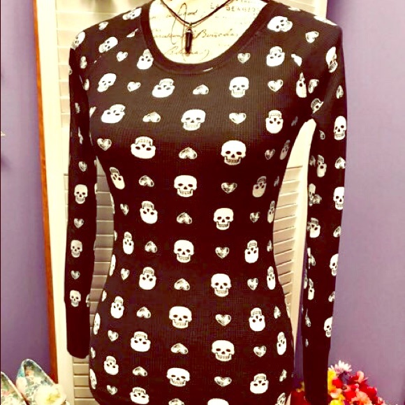 No Boundaries Tops - ❣️5/$20❣️🖤No Boundaries Long Sleeve Skull Shirt🖤